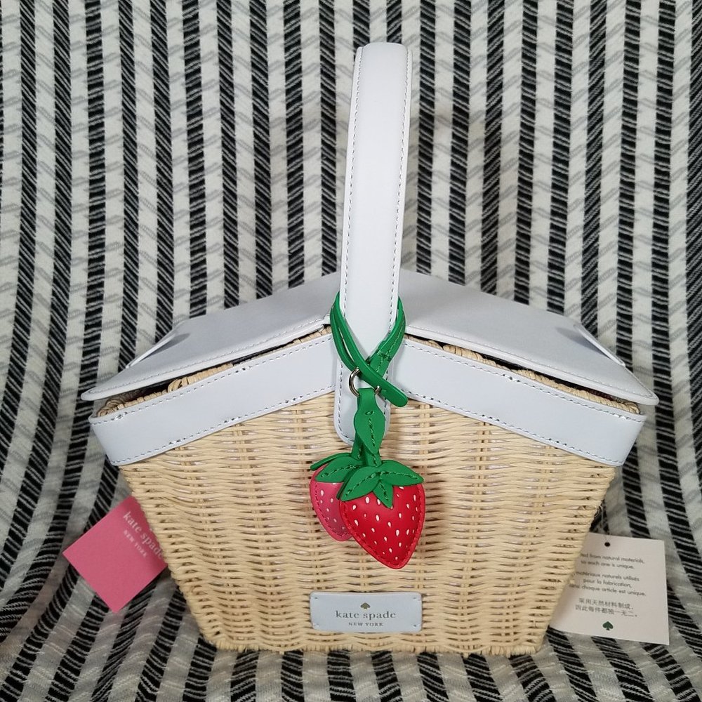 MAKE AN OFFER  Kate Spade Wicker Picnic Basket Strawberry White - Picture 4 of 13